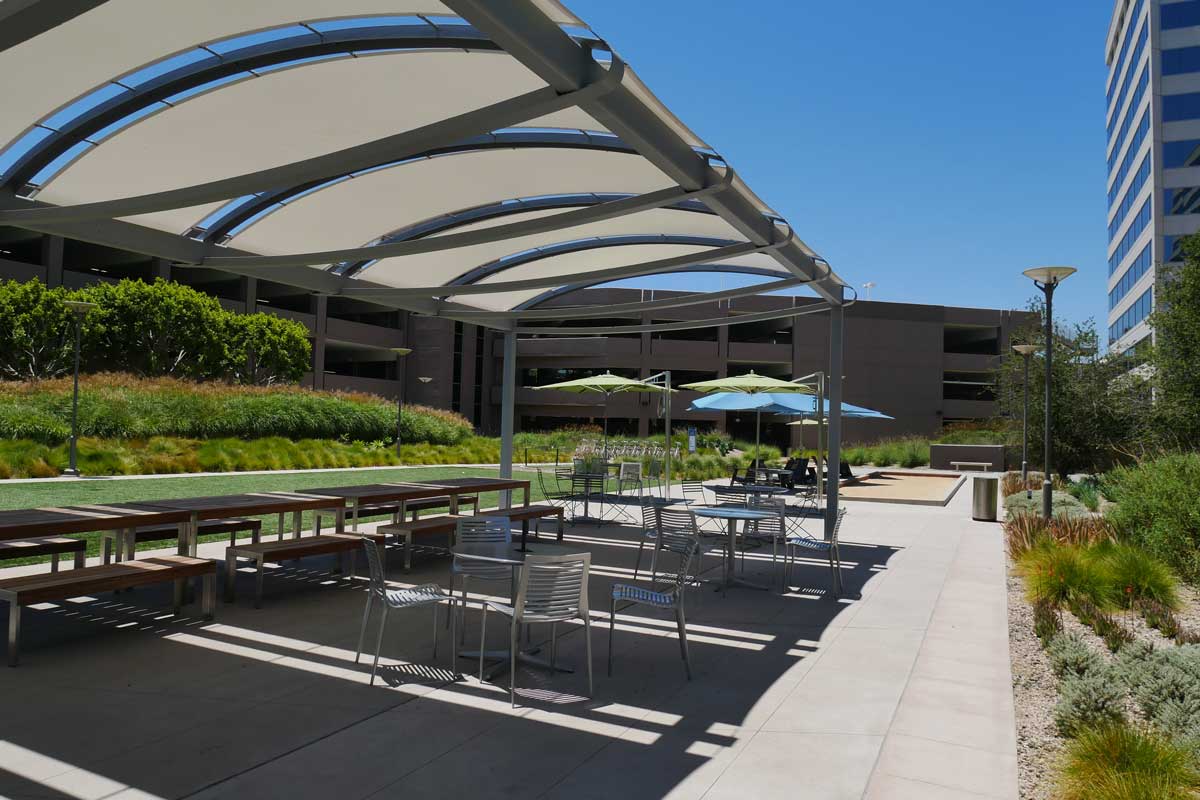 Howard Hughes Corporate Center Landscape Refresh - landLAB | landLAB